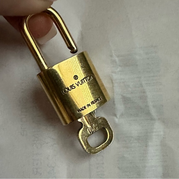 Louis Vuitton Authentic Gold Lock & Key - Picture 5 of 6